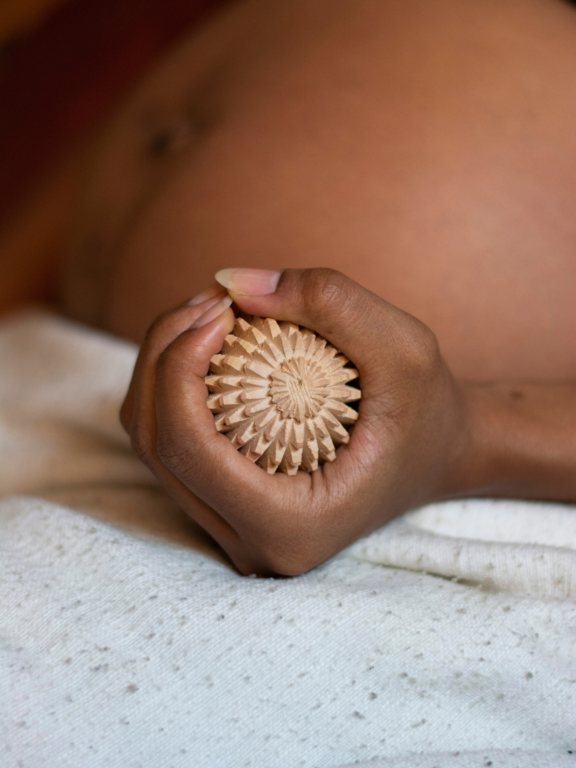 acupressure-labour-ball-the-birth-ally